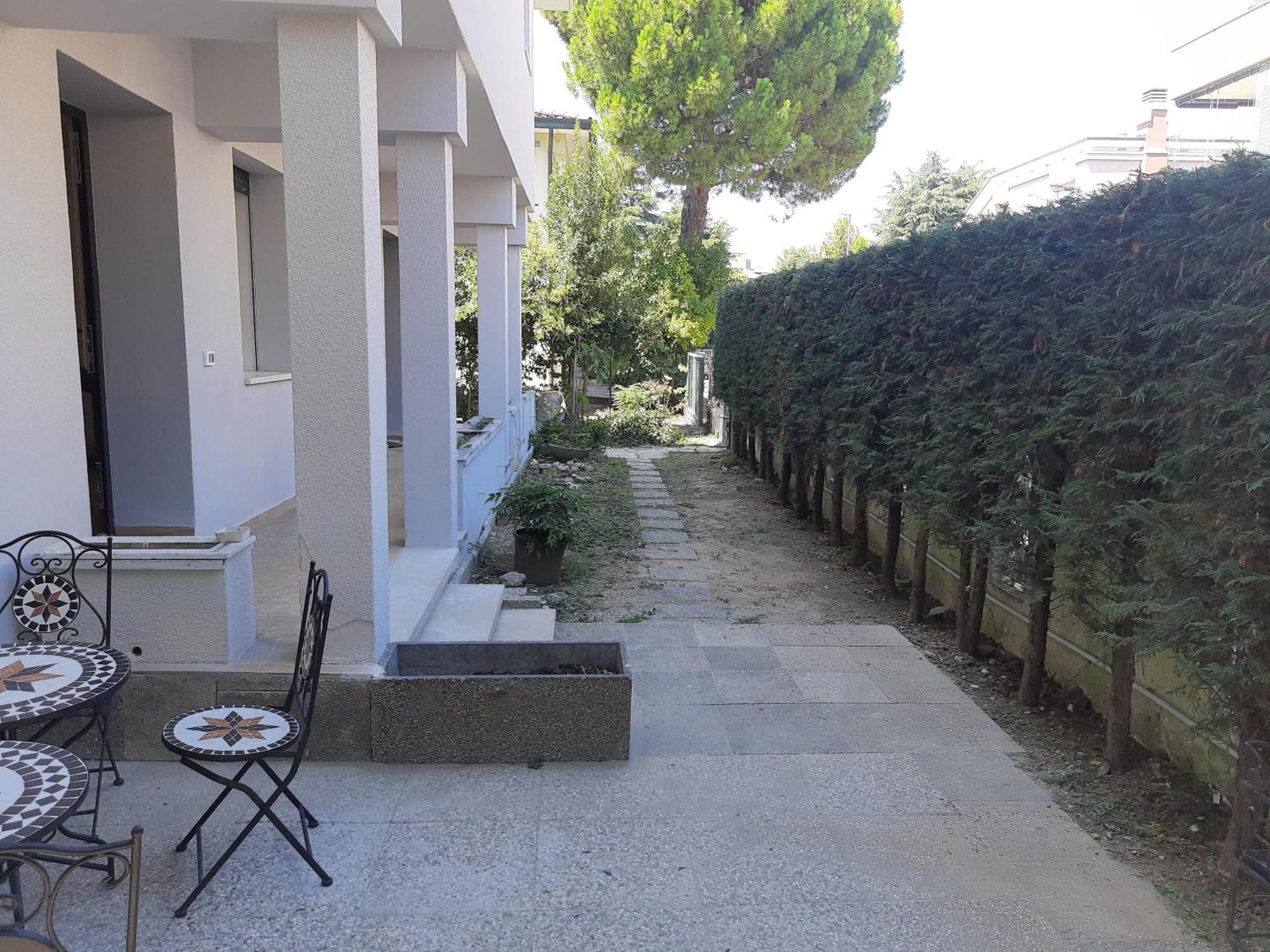 Spazioso Appartamento In Casa Singola Padova Con Giardino Luaran gambar