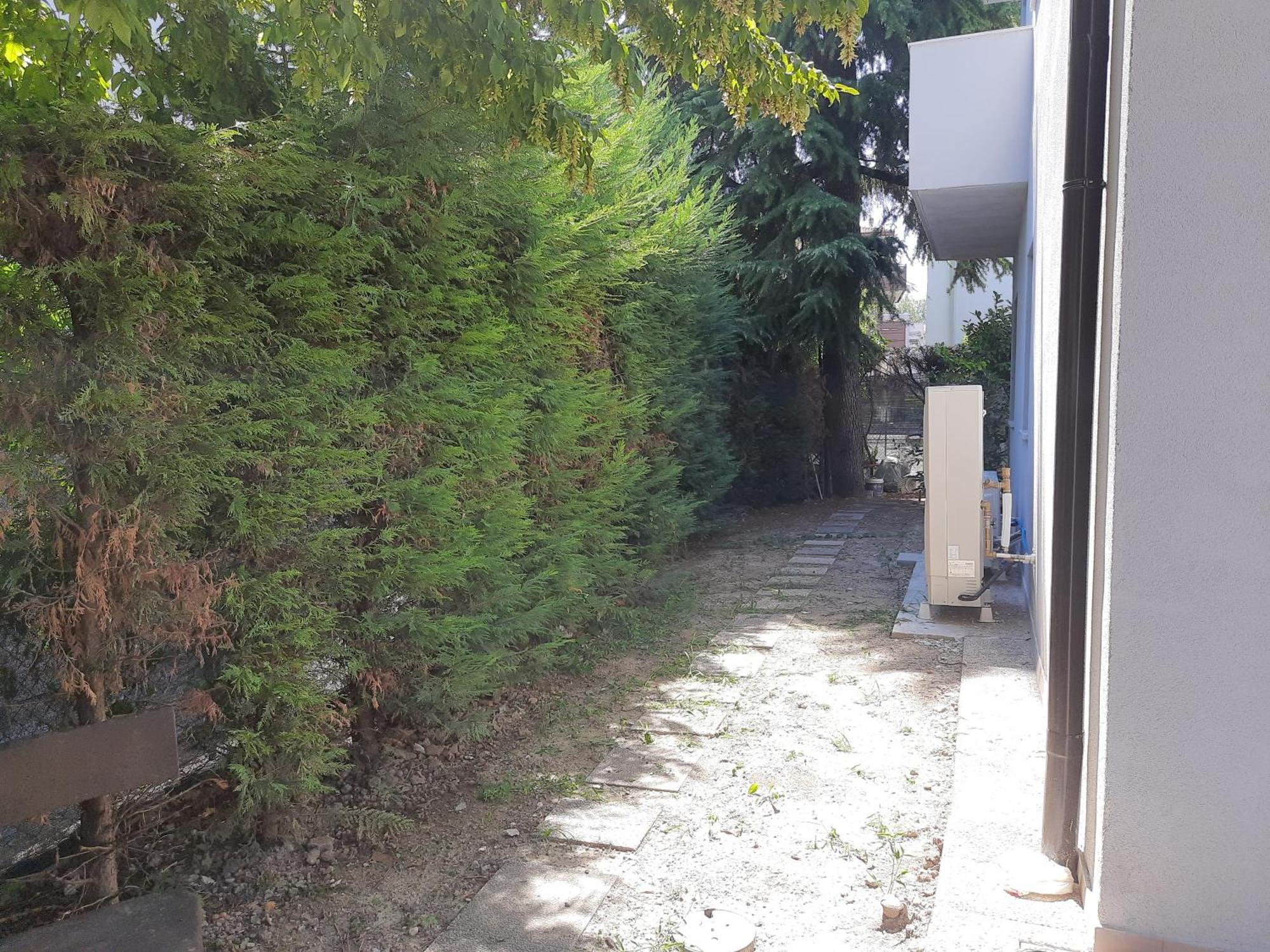 Spazioso Appartamento In Casa Singola Padova Con Giardino Luaran gambar